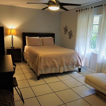 Jupiter Waterfalls - Newly Updated - Tiki Hut, Fire Pit, Kitchen, Pool Heater And More Eksteriør bilde