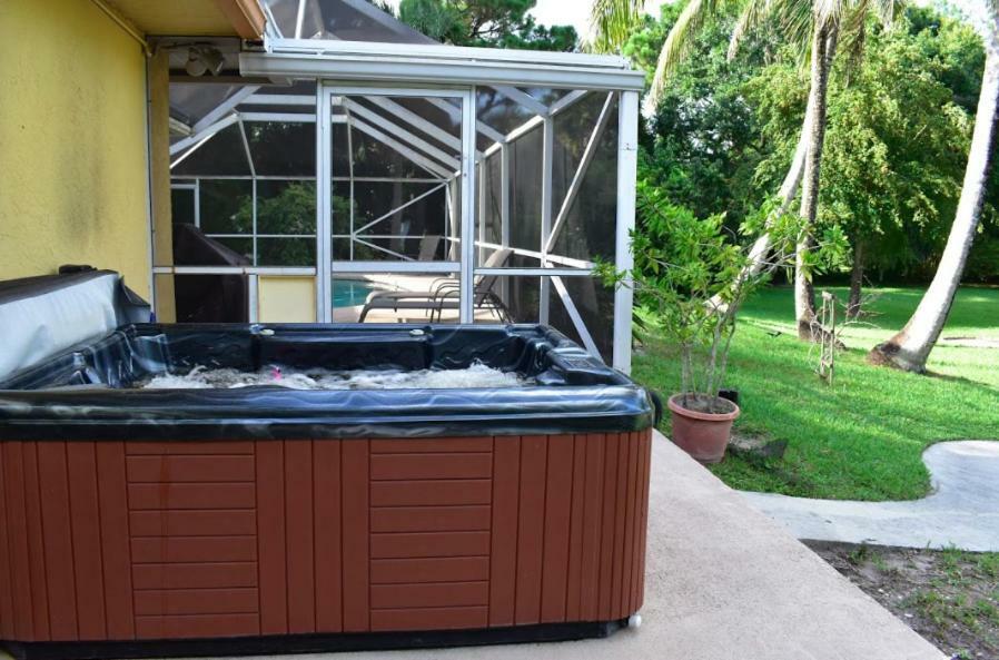 Jupiter Waterfalls - Newly Updated - Tiki Hut, Fire Pit, Kitchen, Pool Heater And More Eksteriør bilde